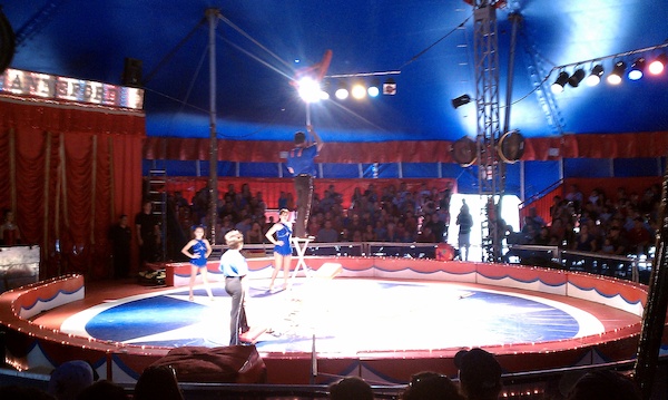 Circus acrobats (08-21-2010 14:22)