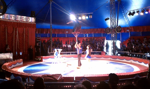 Circus acrobats (08-21-2010 14:23)