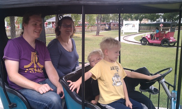 Ben, Xine, Cole and Tim driving (08-21-2010 15:51)