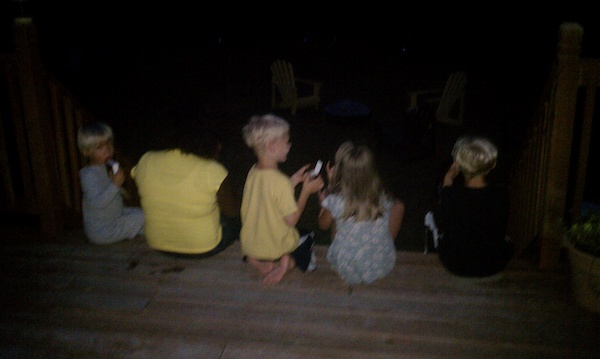 Solomon, Yazzi, Cole, Linea and Tim eating ice cream (08-21-2010 20:04)