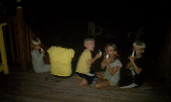 Solomon, Yazzi, Cole, Linea and Tim eating ice cream (08-21-2010 20:04)
