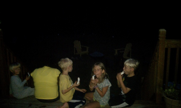 Solomon, Yazzi, Cole, Linea and Tim eating ice cream (08-21-2010 20:04)