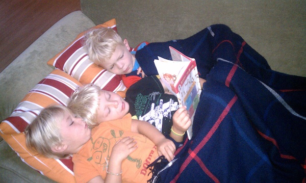 Solomon, Tim and Cole reading (08-22-2010 06:58)