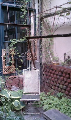 French Garden at Iggy's in Cambridge (08-17-2010 17:50)