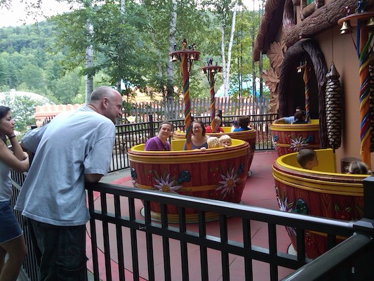 Ben, Xine, Cole and Tim in a clockenspiel (08-23-2010 07:49)