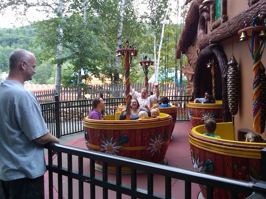 Ben, Xine, Cole and Tim in a clockenspiel (08-23-2010 07:49)