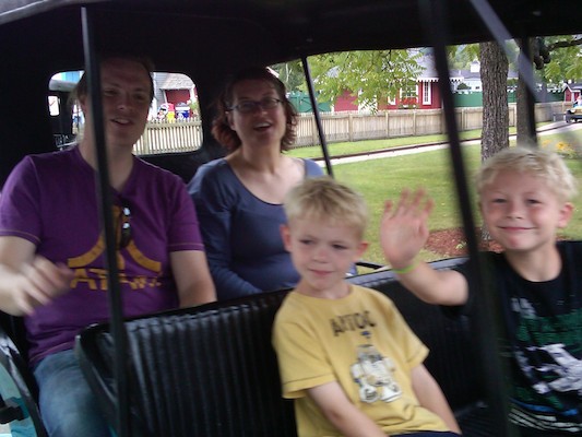 Ben, Xine, Cole and Tim driving (08-23-2010 07:49)