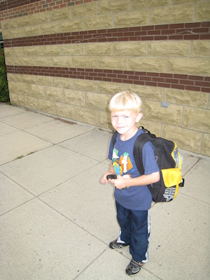 Cole ready for school (09-07-2010 08:11)