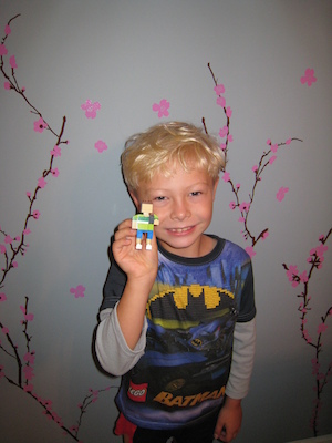 Tim's lego schoolkid (09-08-2010 06:40)