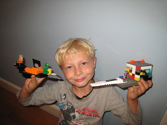 Tim and his Space Police ships (09-11-2010 17:32)