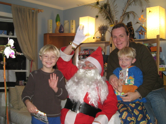 Tim, Santa, Ben and Cole (12-24-2010 17:50)
