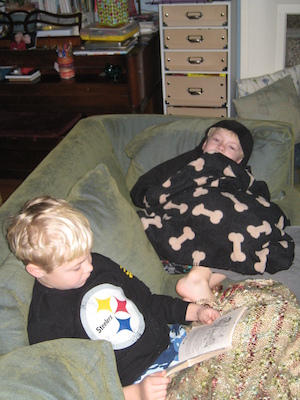 Tim reading to Cole (02-05-2011 07:03)