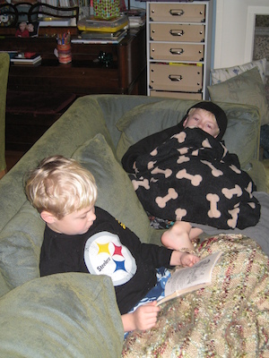 Tim reading to Cole (02-05-2011 07:04)