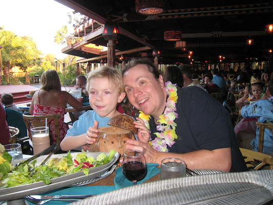 Cole and Ben at the luau (02-26-2011 17:47)