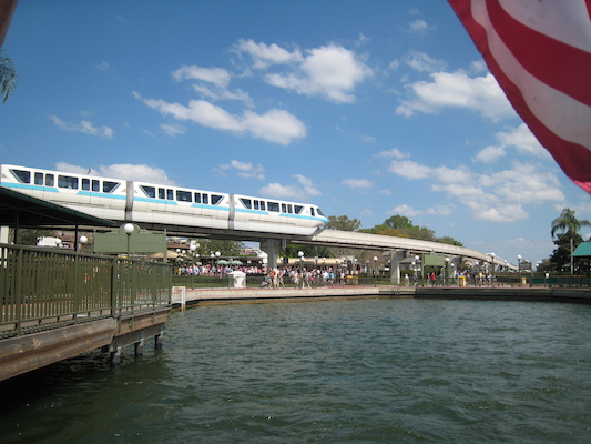 On the ferry from the MK to Polynesian (02-27-2011 12:56)
