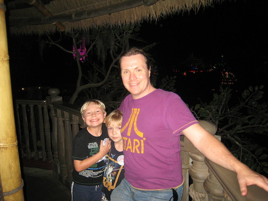 Tim, Cole and Ben in the treehouse (02-27-2011 19:28)