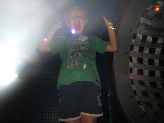 Tim being attacked by the whiteness (02-28-2011 10:23)