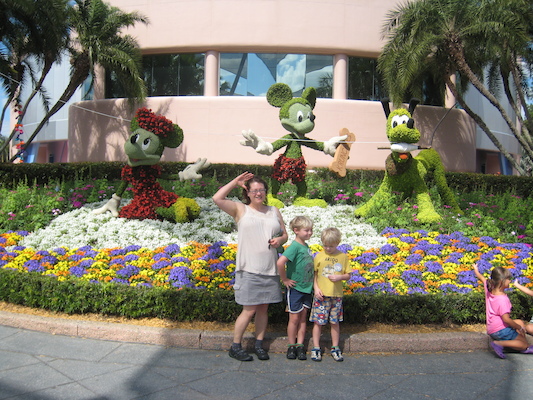 Xine, Tim and Cole with verdant Mickey, Minnie and Pluto (02-28-2011 13:50)