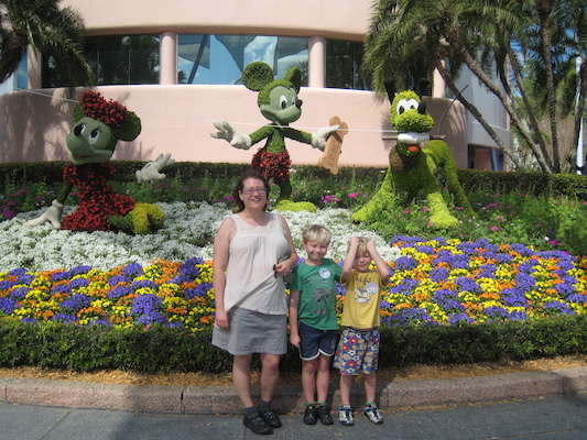 Xine, Tim and Cole with verdant Mickey, Minnie and Pluto (02-28-2011 13:50)