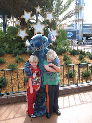 Cole, Stitch and Tim (03-01-2011 11:06)