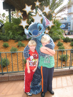 Cole, Stitch and Tim (03-01-2011 11:06)