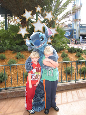 Cole, Stitch and Tim (03-01-2011 11:06)