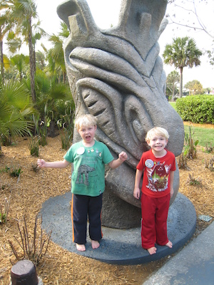 Tim and Cole with the Tiki (03-01-2011 16:16)