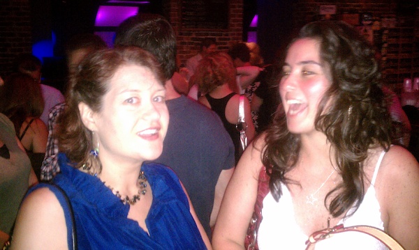 Xine and classmates (07-31-2010 21:09)