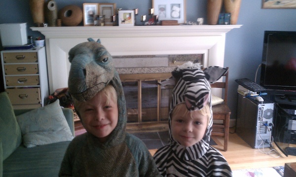 Tim in a dino-suit and Cole in a zebra suit (08-05-2010 08:42)