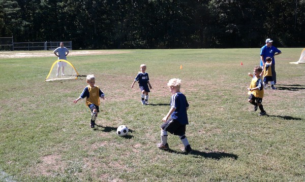 Cole playing soccer (09-11-2010 11:20)