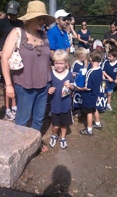 Xine and Cole and the soccer team (09-25-2010 10:45)