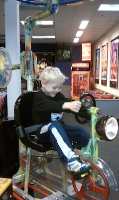 Cole at Chuck E Cheese (10-03-2010 11:11)