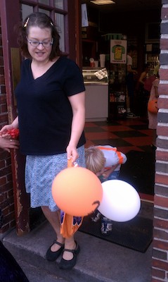 Xine and Cole (10-28-2010 16:48)