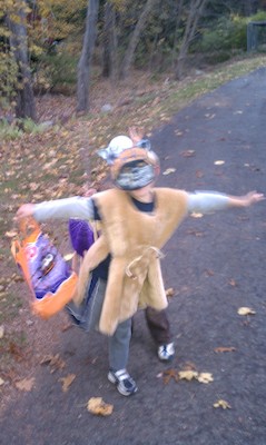 Yoda Cole and Ewok Tim (10-31-2010 17:37)