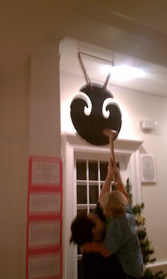 Xine and Cole with a hammer (12-21-2010 18:38)