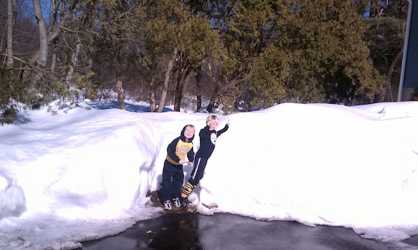 Cole and Tim and The Great Snow (02-06-2011 12:26)