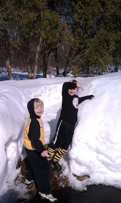 Cole and Tim and The Great Snow (02-06-2011 12:26)