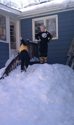 Cole and Tim and The Great Snow (02-06-2011 12:27)