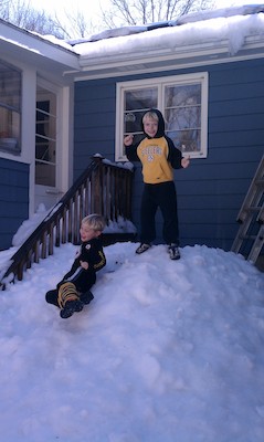 Cole and Tim and The Great Snow (02-06-2011 12:27)