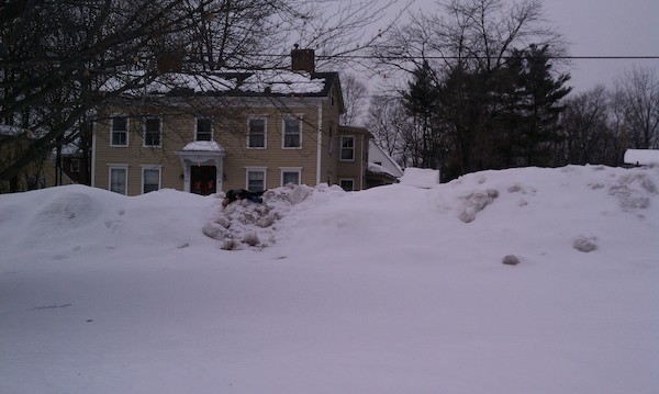 Tim on the snowy Beford Common (02-13-2011 11:01)