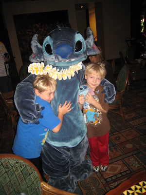Tim, Stitch and Cole (03-02-2011 10:10)