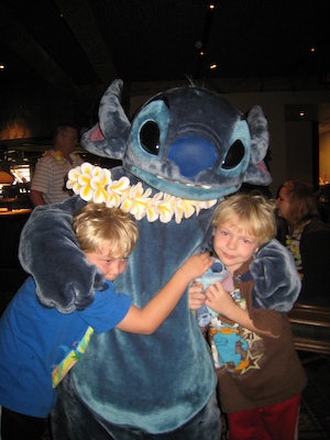 Tim, Stitch and Cole (03-02-2011 10:10)
