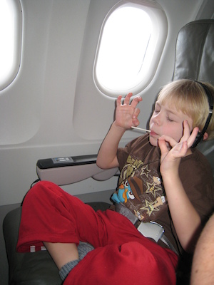 Cole meditates on the plane (03-02-2011 16:28)