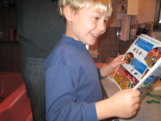 Tim reading (by Cole) (03-08-2011 08:11)