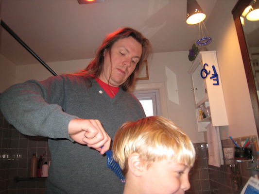 Ben combing Tim's hair (by Cole) (03-08-2011 08:11)