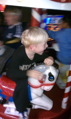 Cole on a merry go round (11-06-2010 18:04)