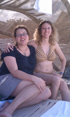 Xine and Elisabeth (02-26-2011 16:38)