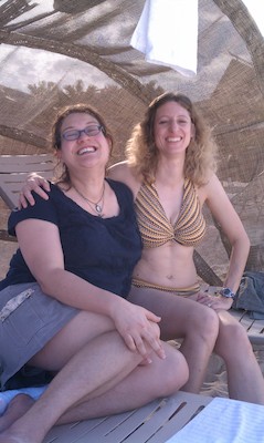 Xine and Elisabeth (02-26-2011 16:38)