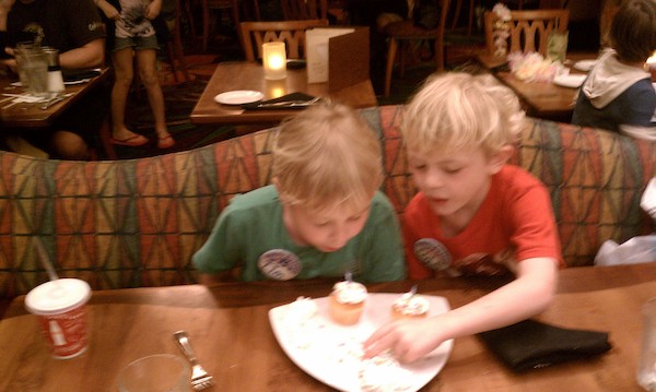 Tim and Cole eat birthday cupcakes (03-01-2011 18:36)