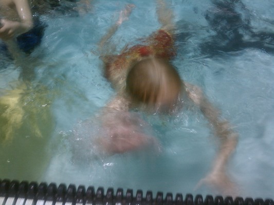 IMG_20110427_190030 - Tim swimming (04-27-2011 19:00)